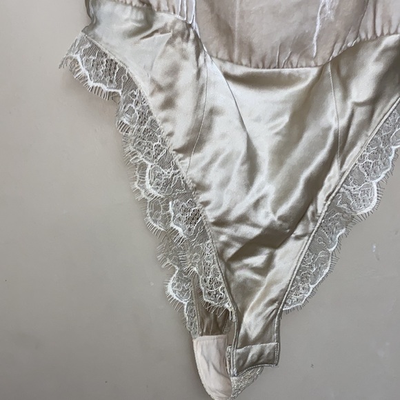 SLEEPING WITH JACQUES Bianca Bodysuit {SAND} - Picture 10 of 14